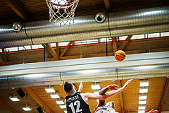 Basketball, Basketball Austria CUP 2023/24, Finale, Traiskirchen Lions, Flyers Wels, Arvydas Gydra (12), Demarcus Demonia (4)