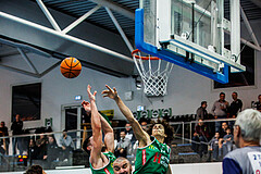 Basketball, Basketball Zweite Liga 2024/25, Grunddurchgang 11.Runde, UDW Alligators, Future Team Steiermark, Justin McCaw (9), Nebosja Dukic (18)