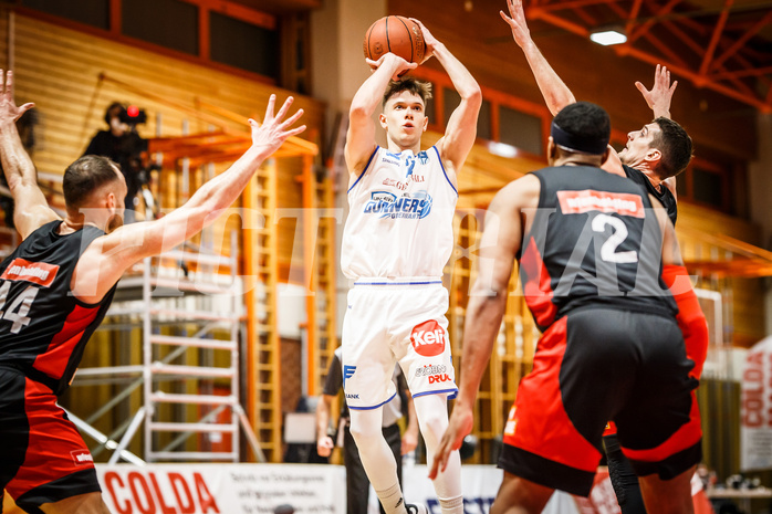 Basketball, Basketball Austria, Cup Final Four 2021/22 
Herren Cupfinale, BC GGMT Vienna, Oberwart Gunners, Jonathan Knessl (12)