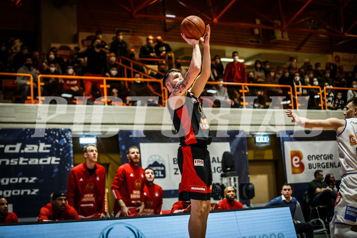 Basketball, Basketball Austria, Cup Final Four 2021/22 
Herren Cupfinale, BC GGMT Vienna, Oberwart Gunners, Tauras Jogela (22)