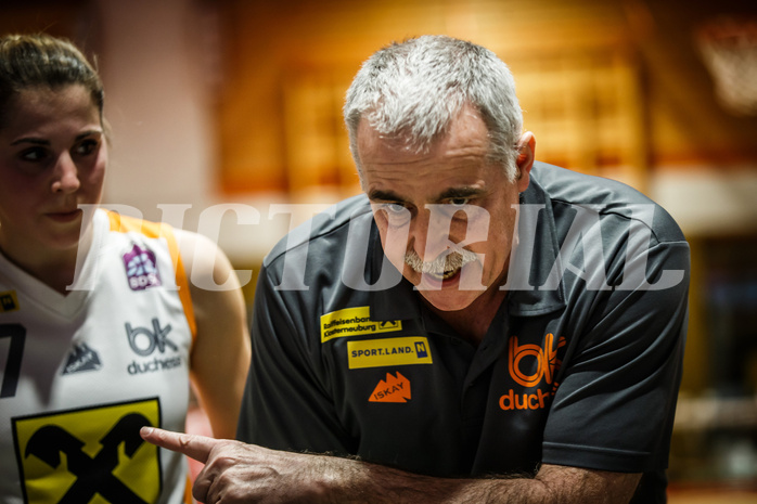 Basketball, Basketball Austria, Cup Final Four 2021/22 Damen Cupfinale, BK Duchess, Basket Flames, Franz Zderadicka (Head Coach)