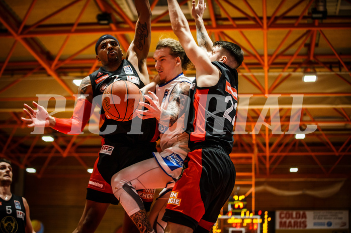 Basketball, Basketball Austria, Cup Final Four 2021/22 
Herren Cupfinale, BC GGMT Vienna, Oberwart Gunners, Travis Atson (4)