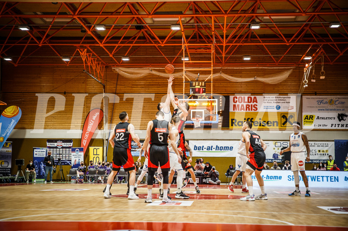 Basketball, Basketball Austria, Cup Final Four 2021/22 
Herren Cupfinale, BC GGMT Vienna, Oberwart Gunners, #featured jumpball