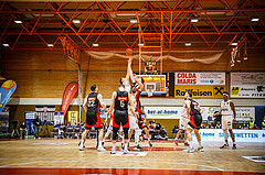 Basketball, Basketball Austria, Cup Final Four 2021/22 
Herren Cupfinale, BC GGMT Vienna, Oberwart Gunners, #featured jumpball
