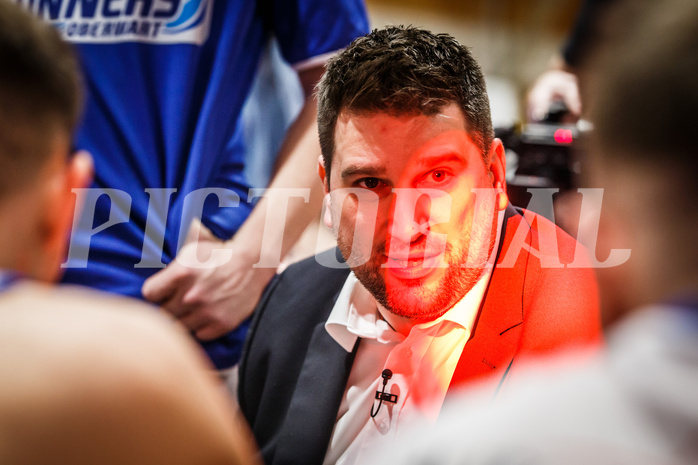 Basketball, Basketball Austria, Cup Final Four 2021/22 
Herren Cupfinale, BC GGMT Vienna, Oberwart Gunners, Horst Leitner (Coach)