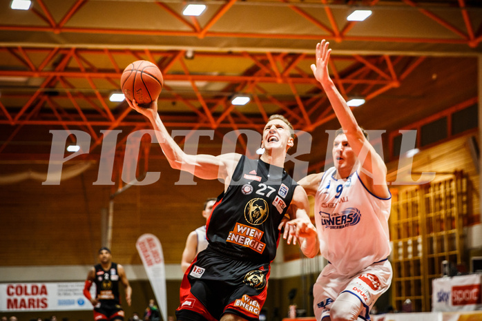 Basketball, Basketball Austria, Cup Final Four 2021/22 
Herren Cupfinale, BC GGMT Vienna, Oberwart Gunners, Adin Vrabac (27)