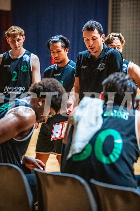 Basketball, Basketball Zweite Liga 2022/23, Grunddurchgang 6.Runde, Basket Flames, Union Deutsch Wagram Alligators, Lukas Hofer (Head Coach)