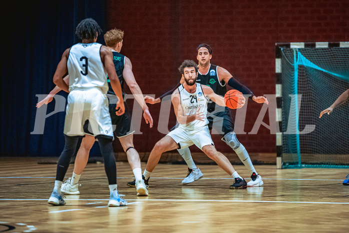 Basketball, Basketball Zweite Liga 2022/23, Grunddurchgang 6.Runde, Basket Flames, Union Deutsch Wagram Alligators, Evan Frank (24)