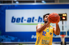 Basketball, Win2Day Superliga 2022/23, Viertelfinale Spiel 4, SKN St. Pölten Basketball, Raiffeisen Flyers Wels, Rashaan Guylain Mbemba (12)