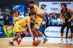 Basketball, Win2Day Superliga 2022/23, Viertelfinale Spiel 4, SKN St. Pölten Basketball, Raiffeisen Flyers Wels, Michael Holton Jr. (14), Donovan Smith (1)