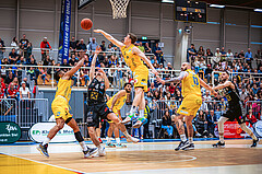 Basketball, Win2Day Superliga 2022/23, Viertelfinale Spiel 4, SKN St. Pölten Basketball, Raiffeisen Flyers Wels, Gavrilo Tepic (4), Roman Jagsch (9)