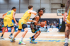 Basketball, Win2Day Superliga 2022/23, Viertelfinale Spiel 4, SKN St. Pölten Basketball, Raiffeisen Flyers Wels, Roman Jagsch (9), Terell Allen (5)