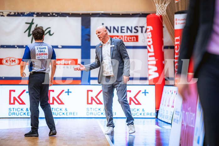 Basketball, Win2Day Superliga 2022/23, Viertelfinale Spiel 4, SKN St. Pölten Basketball, Raiffeisen Flyers Wels, Mike Coffin (Head Coach)
