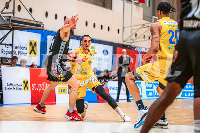 Basketball, Win2Day Superliga 2022/23, Viertelfinale Spiel 4, SKN St. Pölten Basketball, Raiffeisen Flyers Wels, Philip Jalalpoor (5)