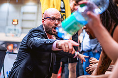 Basketball, Win2Day Superliga 2022/23, Viertelfinale Spiel 4, SKN St. Pölten Basketball, Raiffeisen Flyers Wels, Sebastian Waser (Head Coach)