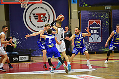 Basketball Superliga 2020/21, Grunddurchgang 6.Runde Flyers Wels vs. Swans Gmunden, Daniel Friedrich (6), Jan Raszdevsek (4), Enis Murati (4),

