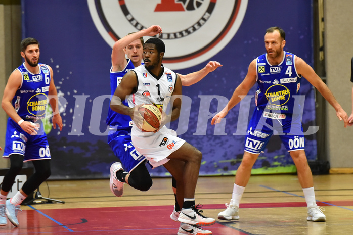 Basketball Superliga 2020/21, Grunddurchgang 6.Runde Flyers Wels vs. Swans Gmunden, Austen Awosika (1), Enis Murati (4),
