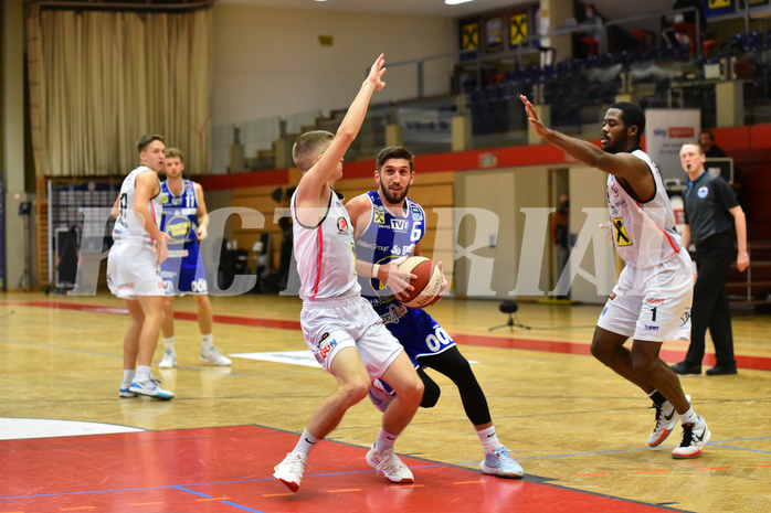 Basketball Superliga 2020/21, Grunddurchgang 6.Runde Flyers Wels vs. Swans Gmunden, Daniel Friedrich (6), Austen Awosika (1)
