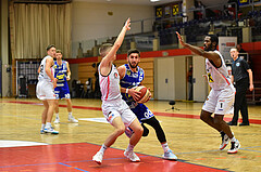 Basketball Superliga 2020/21, Grunddurchgang 6.Runde Flyers Wels vs. Swans Gmunden, Daniel Friedrich (6), Austen Awosika (1)

