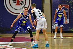 Basketball Superliga 2020/21, Grunddurchgang 6.Runde Flyers Wels vs. Swans Gmunden, Enis Murati (4), Davor Lamesic (7)
