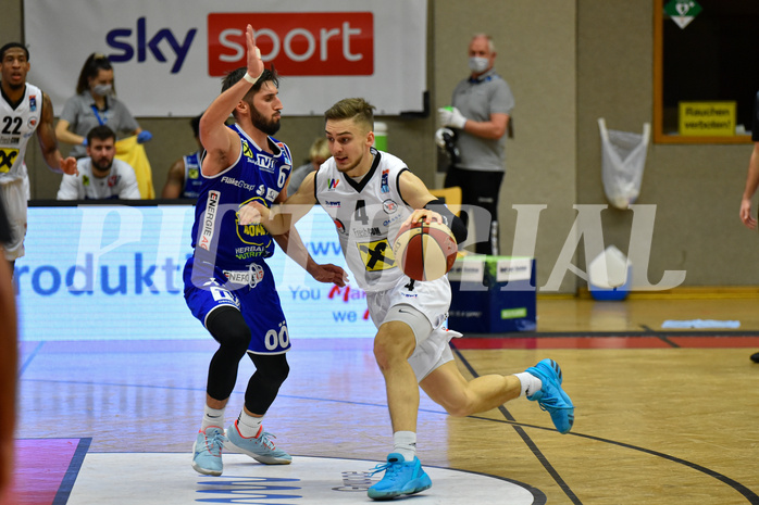 Basketball Superliga 2020/21, Grunddurchgang 6.Runde Flyers Wels vs. Swans Gmunden, Daniel Friedrich (6) Jan Raszdevsek (4),

