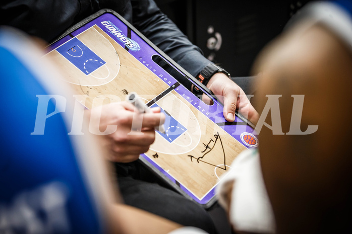 Basketball, win2day Basketball Superliga 2022/23, Grunddurchgang 8.Runde, Traiskirchen Lions, Oberwart Gunners, Horst Leitner (Coach)