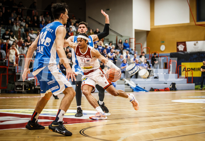 Basketball, win2day Basketball Superliga 2022/23, Grunddurchgang 8.Runde, Traiskirchen Lions, Oberwart Gunners, Evan Taylor (10)