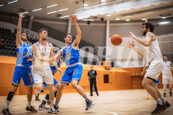 Basketball, Basketball Zweite Liga 2022/23, Grunddurchgang 11.Runde, Basket Flames, Pirlo Kufstein Towers, Luka Bozak (6), Jernej Andolsek Heine (1), Fabio Thaler (13), Evan Frank (24)
