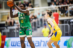 Basketball, Win2Day Basketball Damen Superliga 2023/24, Playoff, Finale Spiel 3, SKN St. Pölten, UBI Graz, Janet Oriakhi (21), Michaela Wildbacher (9)