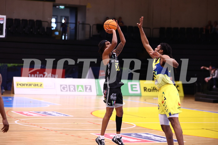 07.04.2024, Graz, Raiffeisen Sportpark Graz, Basketball Superliga 2023/24, Platzierungsrunde, Runde 9, UBSC Raiffeisen Graz - Raiffeisen Flyers Wels 