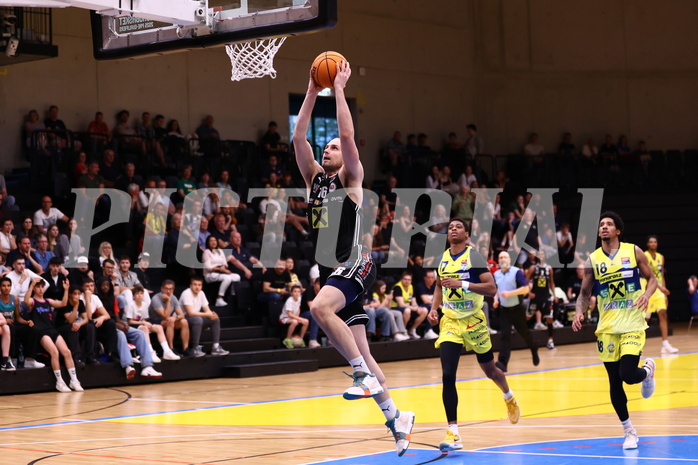 07.04.2024, Graz, Raiffeisen Sportpark Graz, Basketball Superliga 2023/24, Platzierungsrunde, Runde 9, UBSC Raiffeisen Graz - Raiffeisen Flyers Wels 