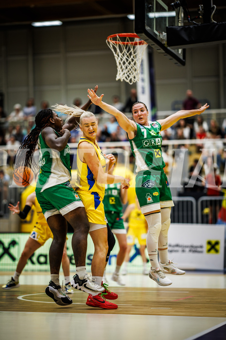 Basketball, Win2Day Basketball Damen Superliga 2023/24, Playoff, Finale Spiel 3, SKN St. Pölten, UBI Graz, Janet Oriakhi (21), Inga Orekhova (13), Simone Schwarzinger (7)