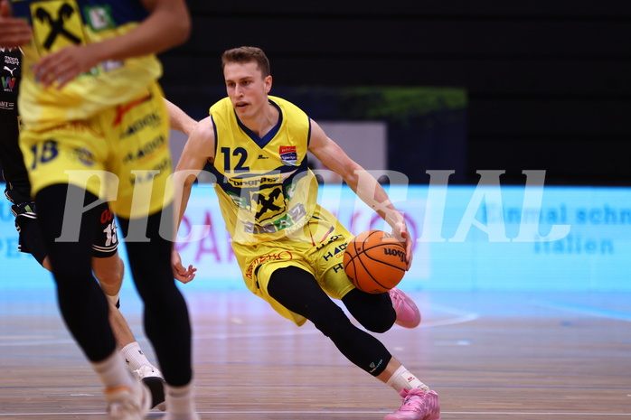 07.04.2024, Graz, Raiffeisen Sportpark Graz, Basketball Superliga 2023/24, Platzierungsrunde, Runde 9, UBSC Raiffeisen Graz - Raiffeisen Flyers Wels 