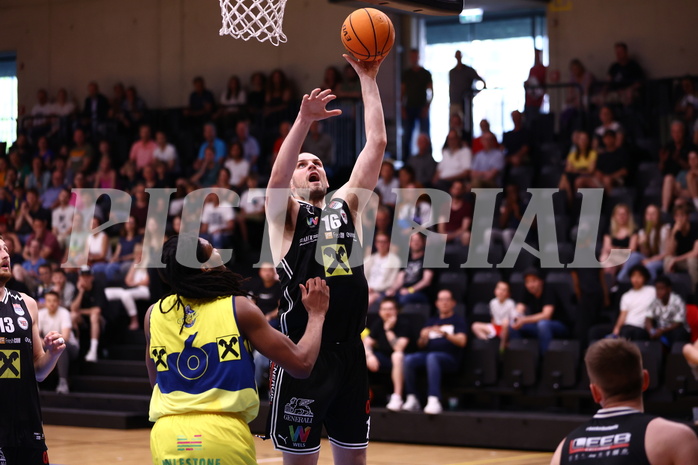 07.04.2024, Graz, Raiffeisen Sportpark Graz, Basketball Superliga 2023/24, Platzierungsrunde, Runde 9, UBSC Raiffeisen Graz - Raiffeisen Flyers Wels 