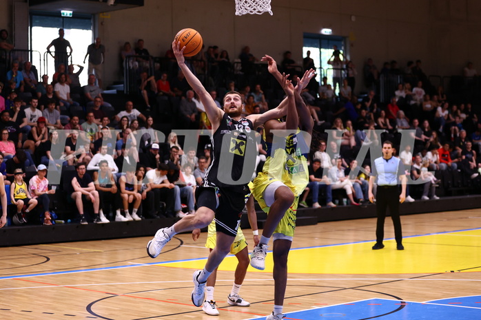 07.04.2024, Graz, Raiffeisen Sportpark Graz, Basketball Superliga 2023/24, Platzierungsrunde, Runde 9, UBSC Raiffeisen Graz - Raiffeisen Flyers Wels 