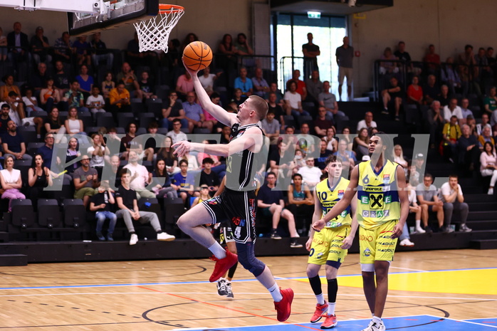 07.04.2024, Graz, Raiffeisen Sportpark Graz, Basketball Superliga 2023/24, Platzierungsrunde, Runde 9, UBSC Raiffeisen Graz - Raiffeisen Flyers Wels 
