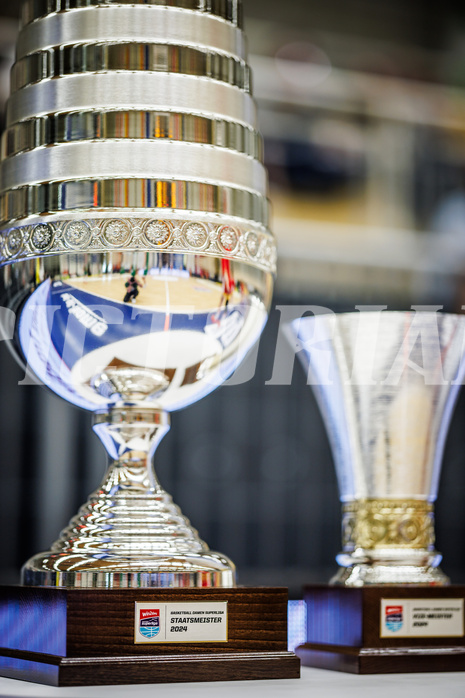Basketball, Win2Day Basketball Damen Superliga 2023/24, Playoff, Finale Spiel 3, SKN St. Pölten, UBI Graz, Pokal