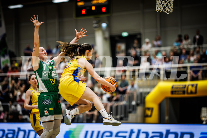 Basketball, Win2Day Basketball Damen Superliga 2023/24, Playoff, Finale Spiel 3, SKN St. Pölten, UBI Graz, Simone Schwarzinger (7), Anna Kolyandrova (2)