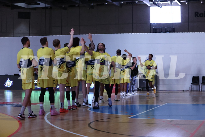 07.04.2024, Graz, Raiffeisen Sportpark Graz, Basketball Superliga 2023/24, Platzierungsrunde, Runde 9, UBSC Raiffeisen Graz - Raiffeisen Flyers Wels 