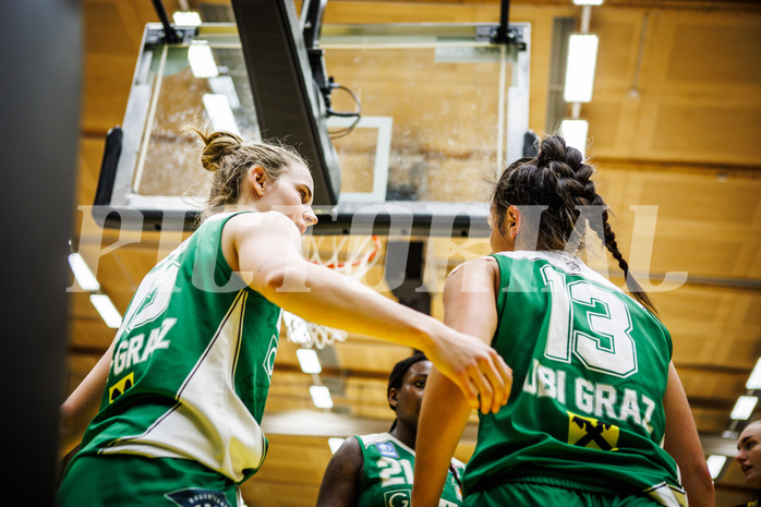 Basketball, Win2Day Basketball Damen Superliga 2023/24, Playoff, Finale Spiel 3, SKN St. Pölten, UBI Graz, Simone Sill (15), Laura Bischof (13)