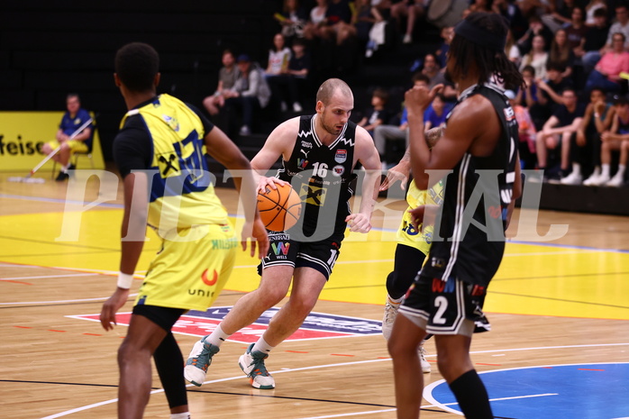 07.04.2024, Graz, Raiffeisen Sportpark Graz, Basketball Superliga 2023/24, Platzierungsrunde, Runde 9, UBSC Raiffeisen Graz - Raiffeisen Flyers Wels 