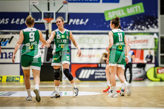 Basketball, Win2Day Basketball Damen Superliga 2023/24, Playoff, Finale Spiel 3, SKN St. Pölten, UBI Graz, Johanna Maresch (9), Simone Sill (15), Camilla Neumann (11)