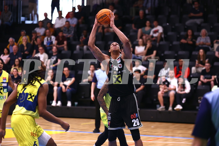 07.04.2024, Graz, Raiffeisen Sportpark Graz, Basketball Superliga 2023/24, Platzierungsrunde, Runde 9, UBSC Raiffeisen Graz - Raiffeisen Flyers Wels 
