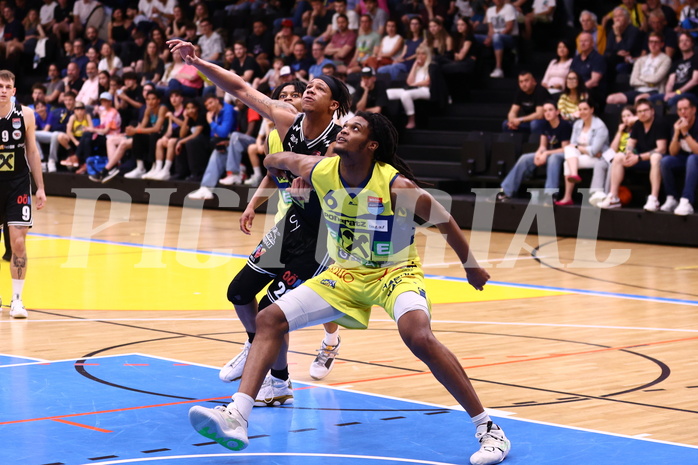 07.04.2024, Graz, Raiffeisen Sportpark Graz, Basketball Superliga 2023/24, Platzierungsrunde, Runde 9, UBSC Raiffeisen Graz - Raiffeisen Flyers Wels 