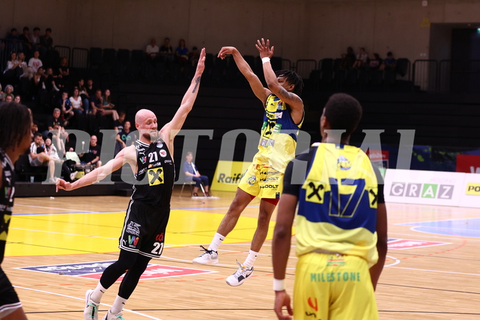 07.04.2024, Graz, Raiffeisen Sportpark Graz, Basketball Superliga 2023/24, Platzierungsrunde, Runde 9, UBSC Raiffeisen Graz - Raiffeisen Flyers Wels 