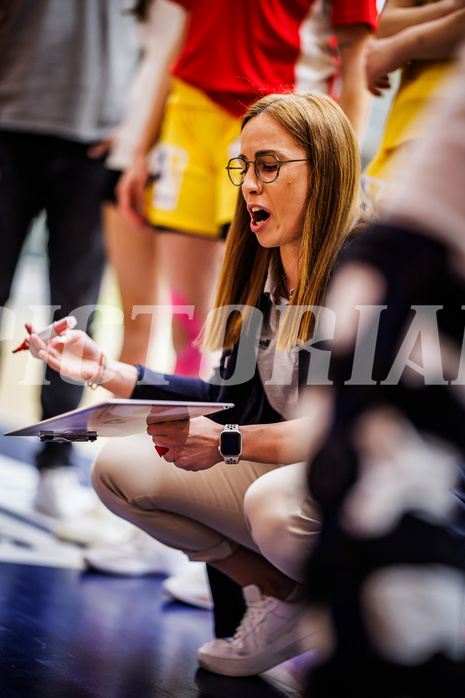 Basketball, Win2Day Basketball Damen Superliga 2023/24, Playoff, Finale Spiel 3, SKN St. Pölten, UBI Graz, Tanja Kuzmanovic (Head Coach)
