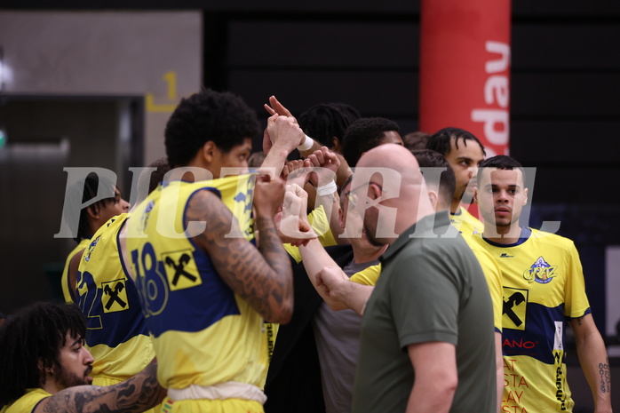 07.04.2024, Graz, Raiffeisen Sportpark Graz, Basketball Superliga 2023/24, Platzierungsrunde, Runde 9, UBSC Raiffeisen Graz - Raiffeisen Flyers Wels 