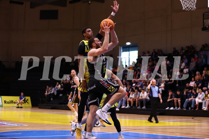 07.04.2024, Graz, Raiffeisen Sportpark Graz, Basketball Superliga 2023/24, Platzierungsrunde, Runde 9, UBSC Raiffeisen Graz - Raiffeisen Flyers Wels 