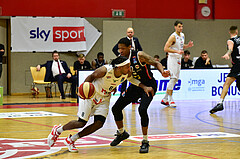 Basketball Superliga 2020/21, Grunddurchgang 11.Runde Flyers Wels vs. Kapfenberg Bulls, Eric McClellan (8), Jarvis Ray (22),
