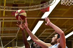 Basketball Superliga 2020/21, Grunddurchgang 11.Runde Flyers Wels vs. Kapfenberg Bulls, Austen Awosika (1), Alexander James Herrera (44)

